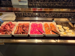 Daily full breakfast (GBP 11.95 per person)