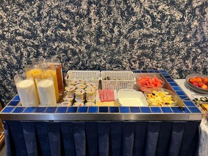 Daily full breakfast for a fee