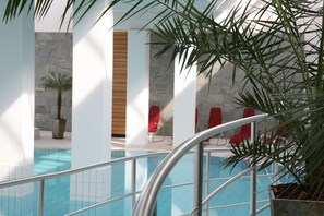 Indoor pool, sun loungers