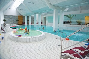 Indoor pool, sun loungers