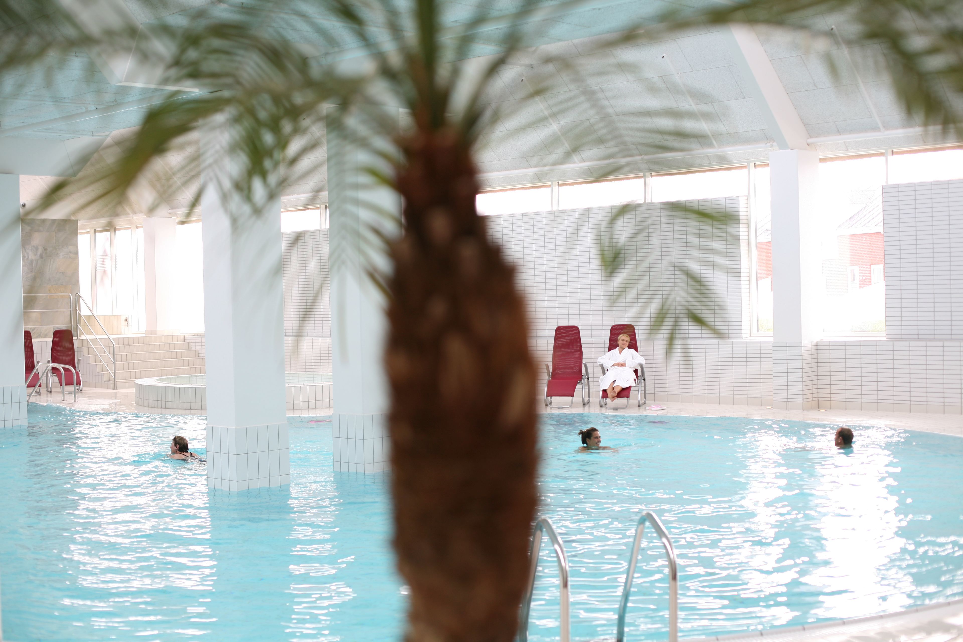 indoor pool, pool loungers