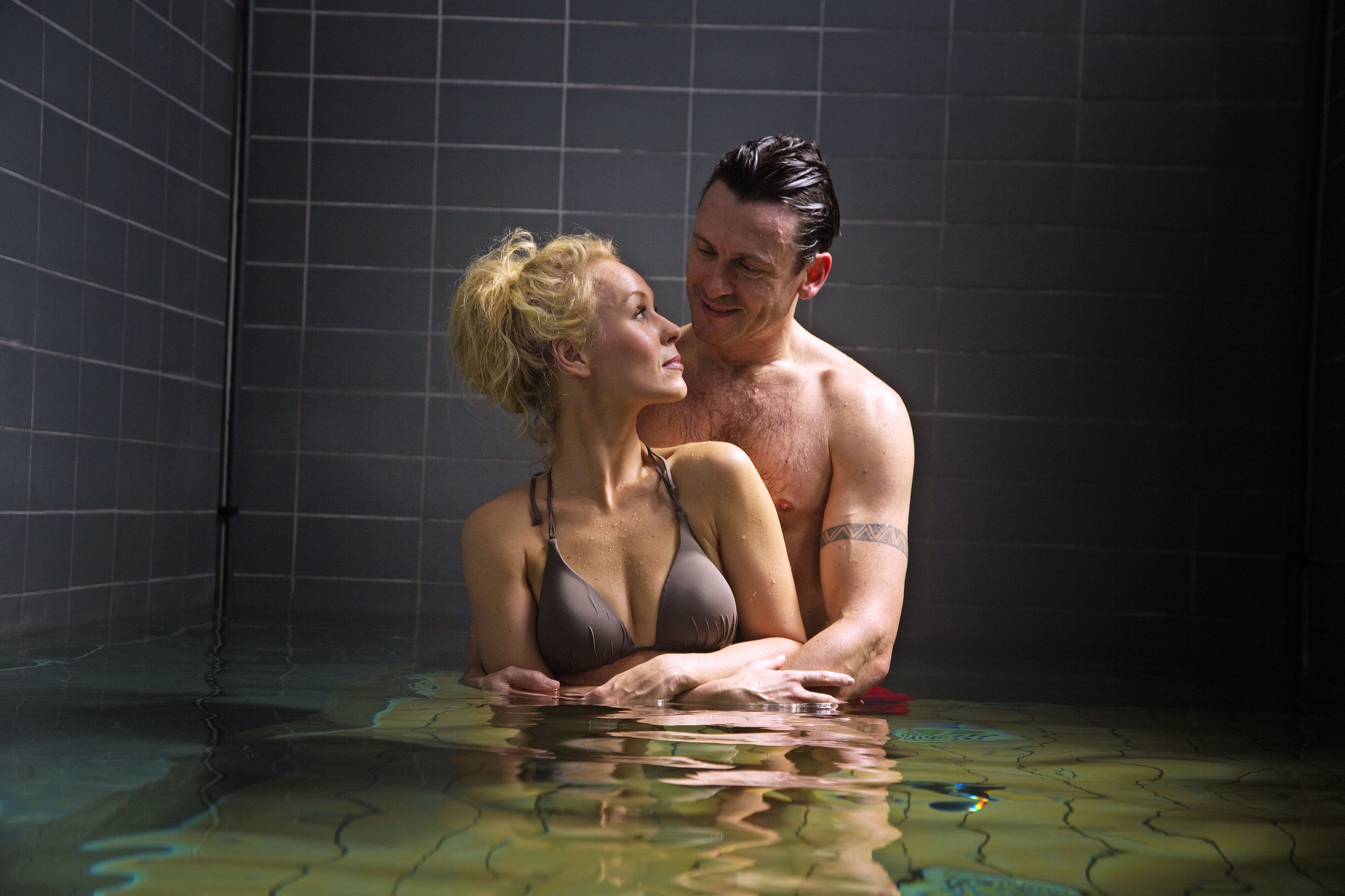 Sauna, poreallas, höyrysauna, vartalohoitoja, aromaterapiaa