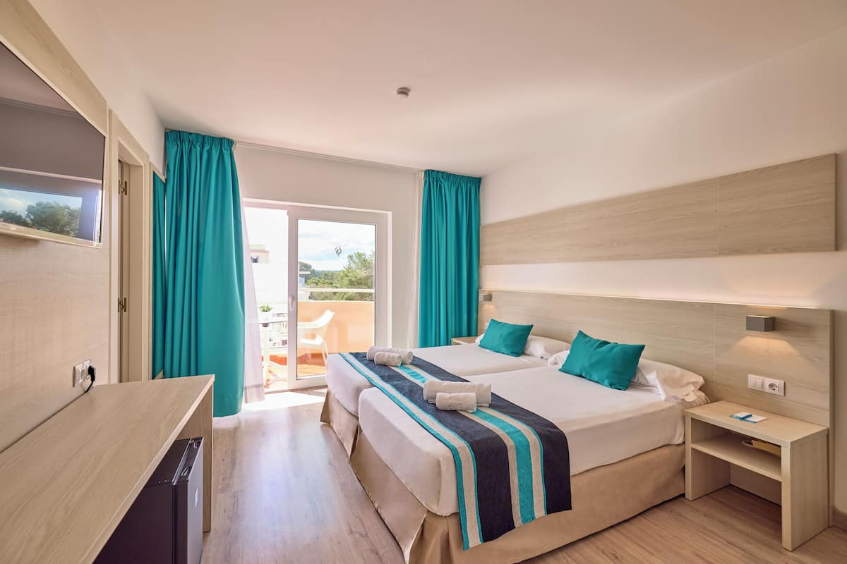 Premium bedding, memory foam beds, minibar, in-room safe