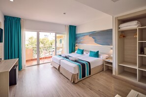 Premium dubbelrum - balkong - viss havsutsikt | Sängtillbehör av högsta kvalitet, memory foam-madrasser och minibar