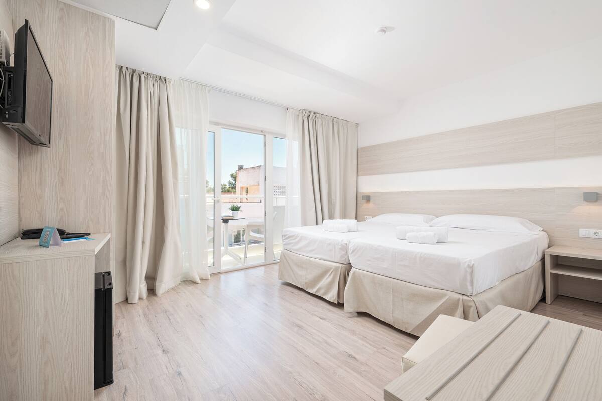 Premium bedding, memory foam beds, minibar, in-room safe
