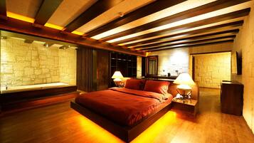 Minibar, una cassaforte in camera, insonorizzazione, Wi-Fi gratuito