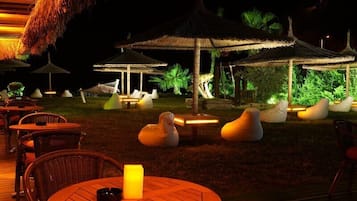 2 Restaurants; Frühstück, Mittagessen und Abendessen werden serviert