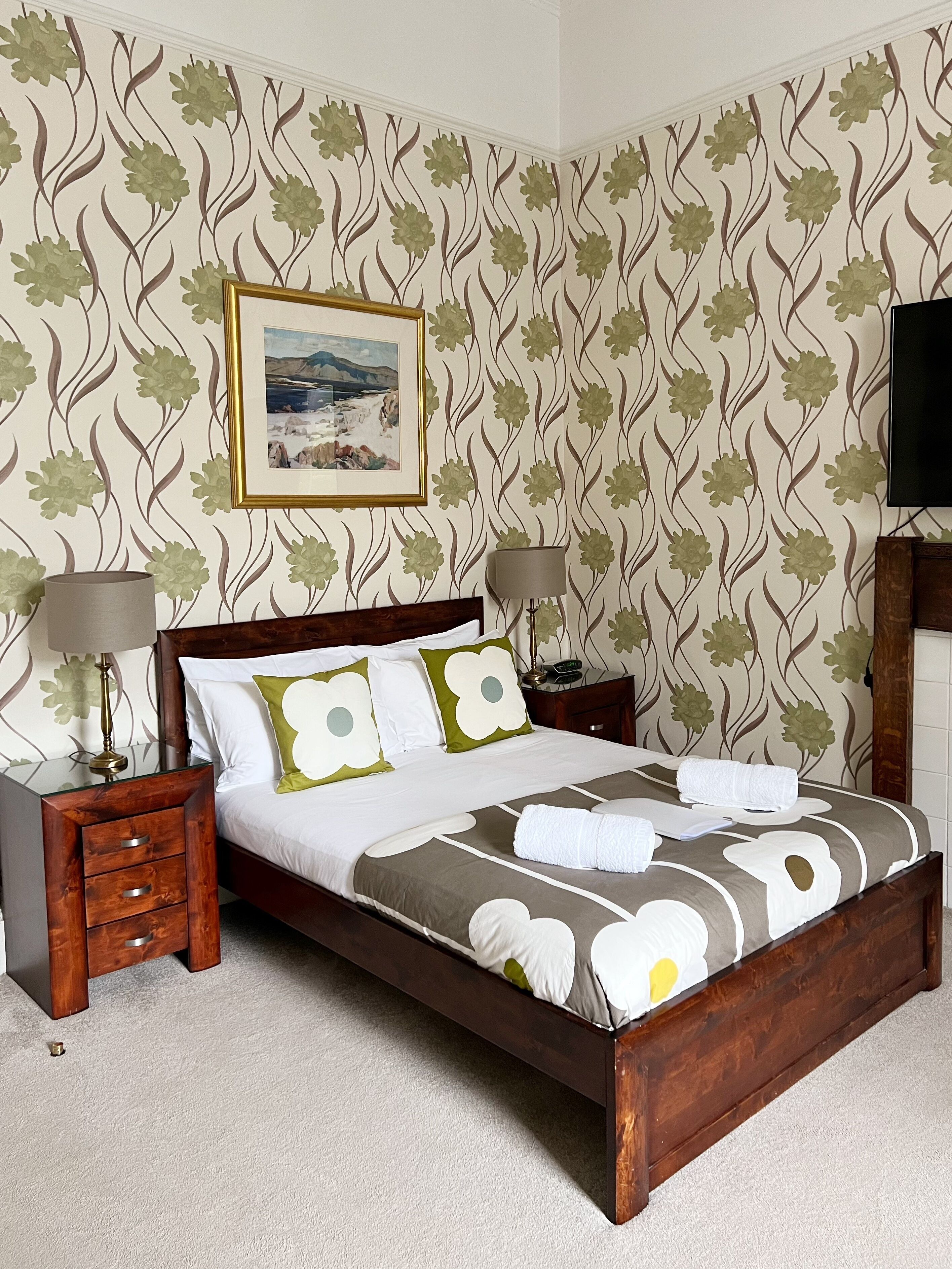 Photo - Gladstone House