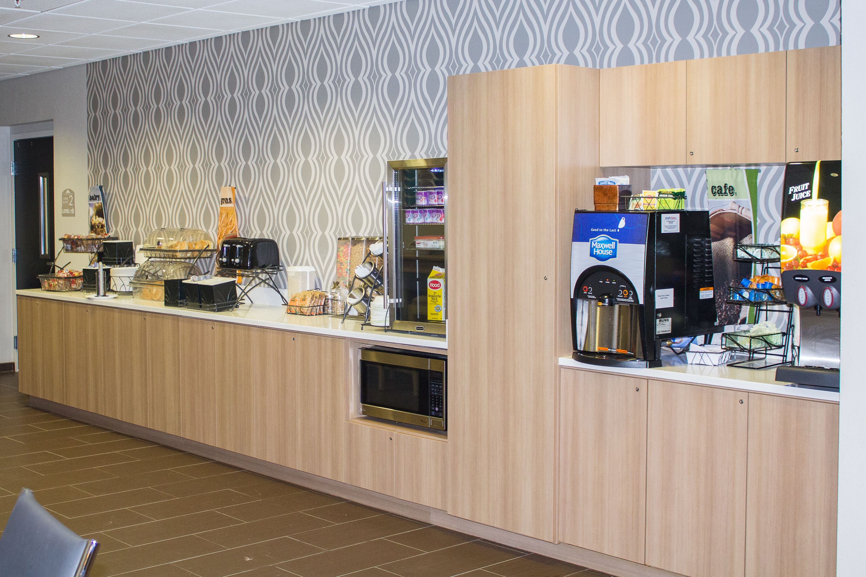 Free daily continental breakfast