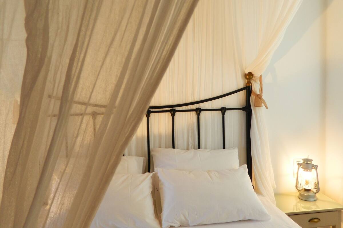 deluxe double room | 1 bedroom, hypo-allergenic bedding, in-room safe, free wifi