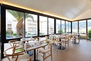 Daily buffet breakfast (EUR 17 per person) - Hotel Mariana (Calvi)