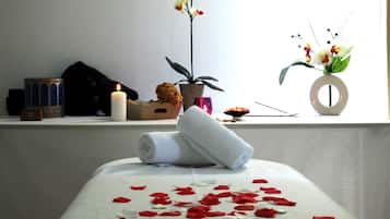 Kroppsbehandlinger, kroppsinnpakning og kroppsskrubb