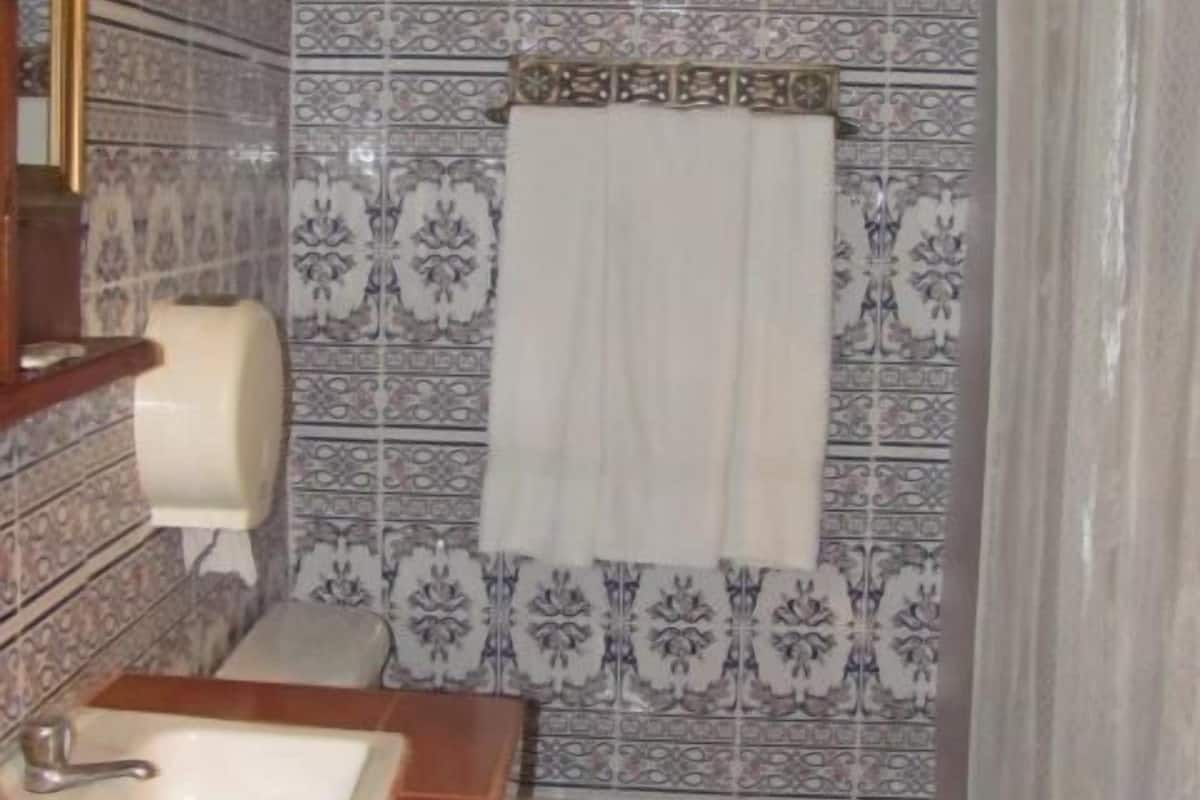 Habitación individual estándar, 1 cama matrimonial, con acceso para personas discapacitadas | Ropa de cama de alta calidad, escritorio, camas extra y wifi gratis