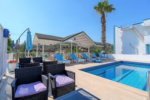 Seasonal outdoor pool