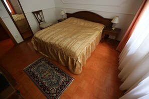 In-room safe, soundproofing, free cots/infant beds, rollaway beds - Renesance Krasna Kralovna (Karlovy Vary)