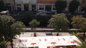 Unclassified image, 2 of 56, button - Renesance Krasna Kralovna (Karlovy Vary)