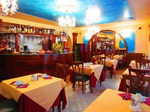 Tägliches inbegriffenes Frühstücksbuffet