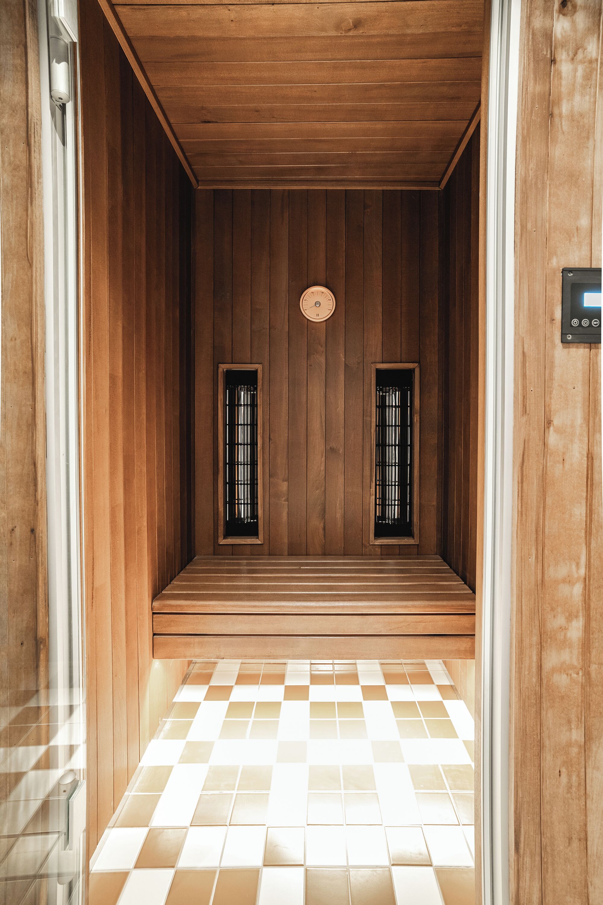 appartement marie - maison lyret | bathroom | free toiletries, hair dryer, bathrobes, slippers