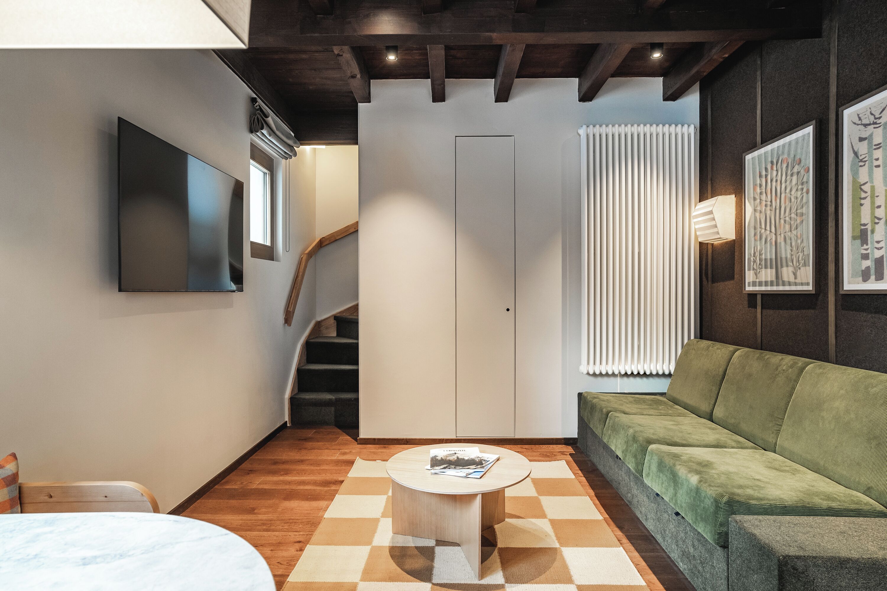 appartement isabella - maison lyret | living area | 43-inch flat-screen tv with satellite channels, tv, dvd player