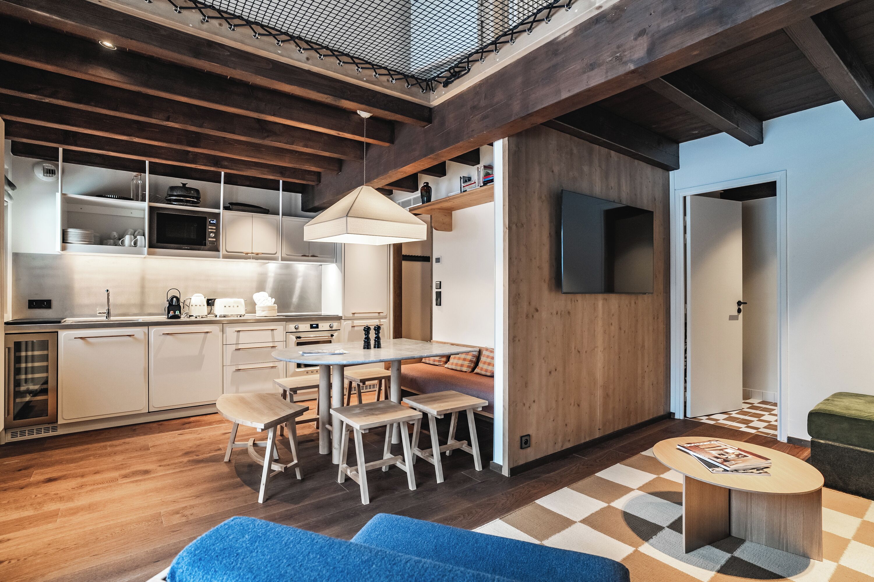 Appartement Marie - Maison Lyret | Private kitchen | Full-size fridge, microwave, oven, stovetop