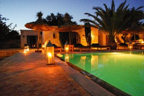 Outdoor pool, pool umbrellas, pool loungers - Dar Sahil (Sidi Kaouki)