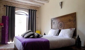 1 chambre, literie de qualité supérieure, décoration personnalisée