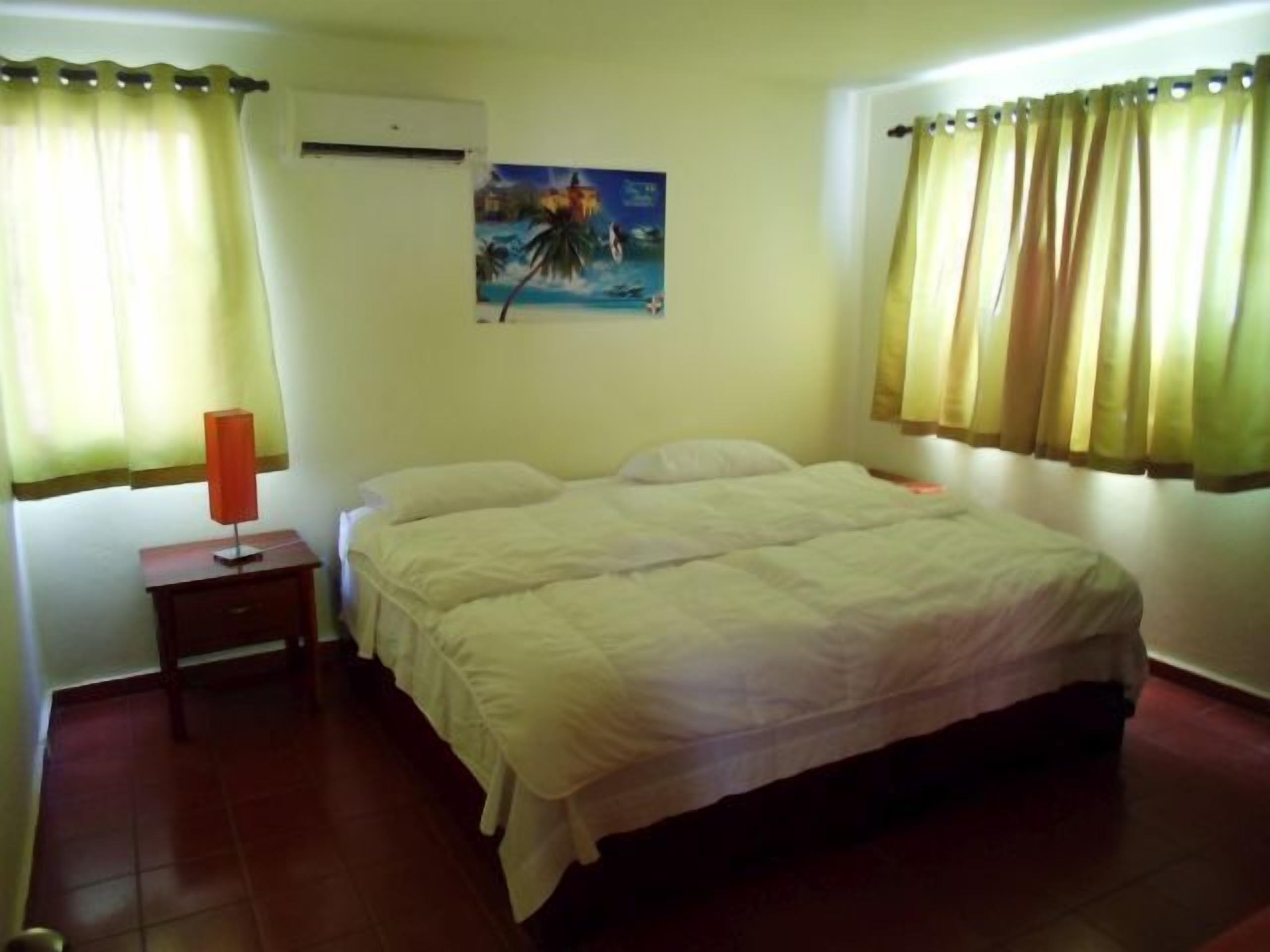 in-room safe, free wifi, bed sheets