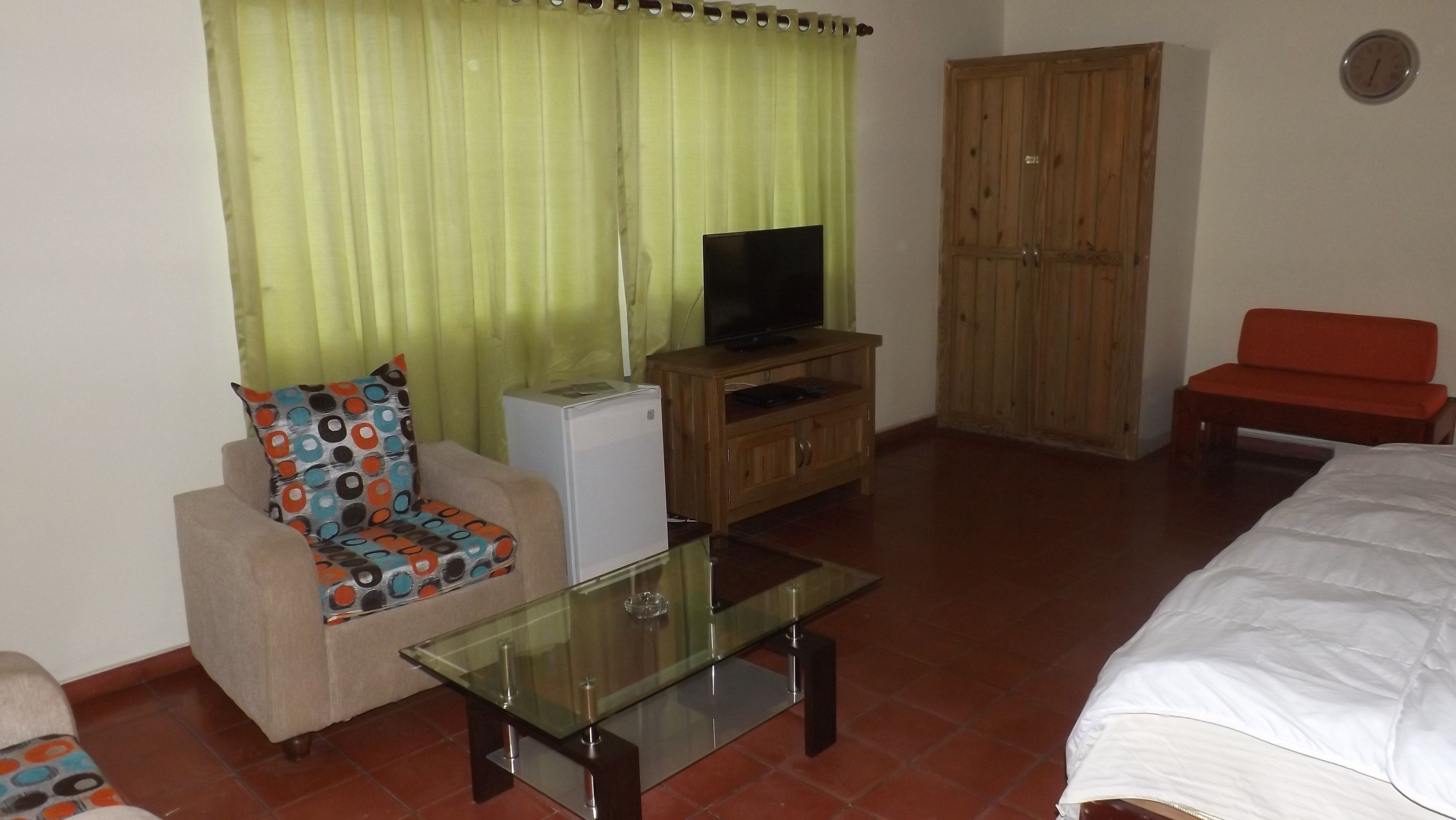 classic studio | in-room safe, free wifi, bed sheets