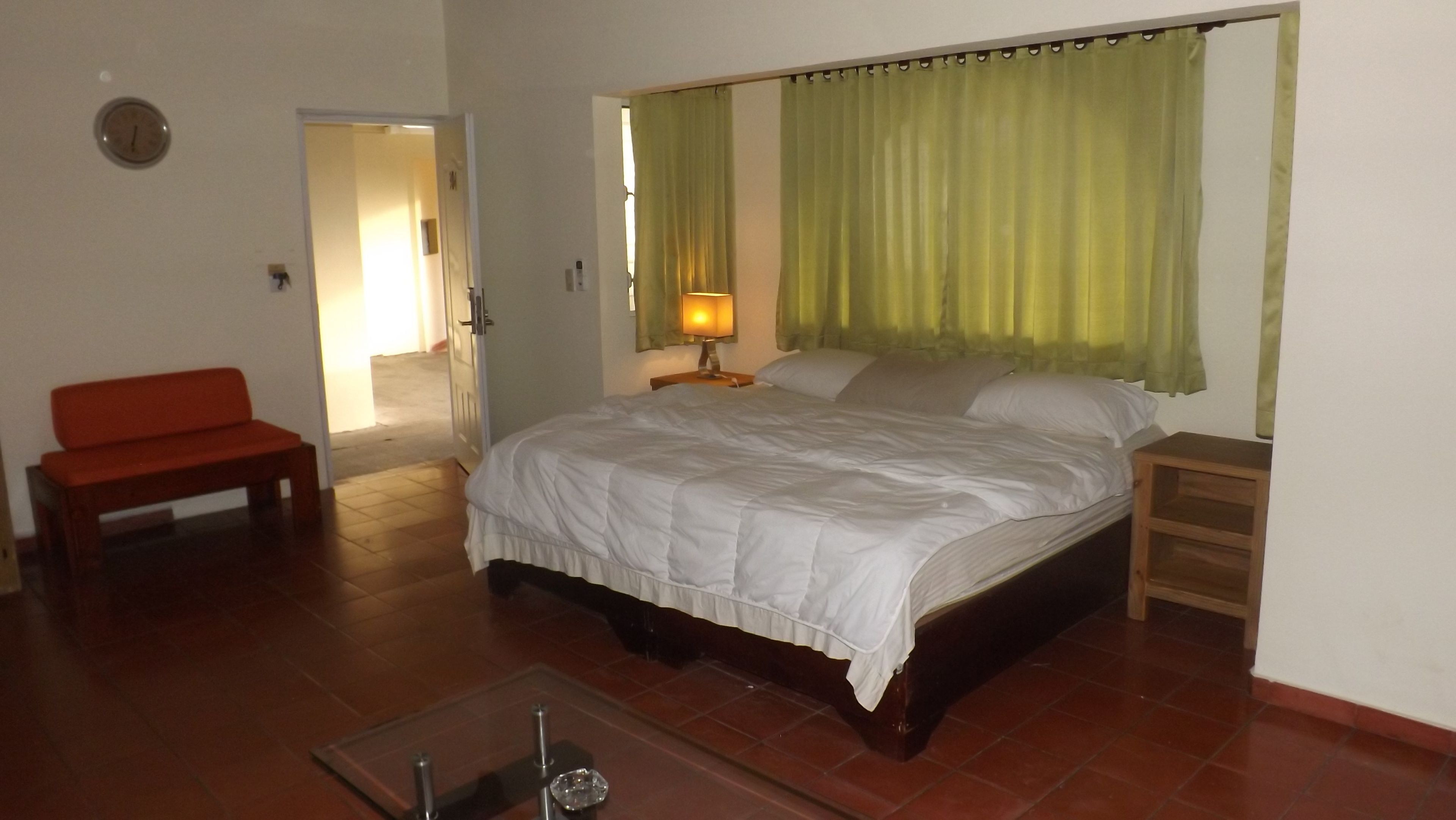 classic studio | in-room safe, free wifi, bed sheets