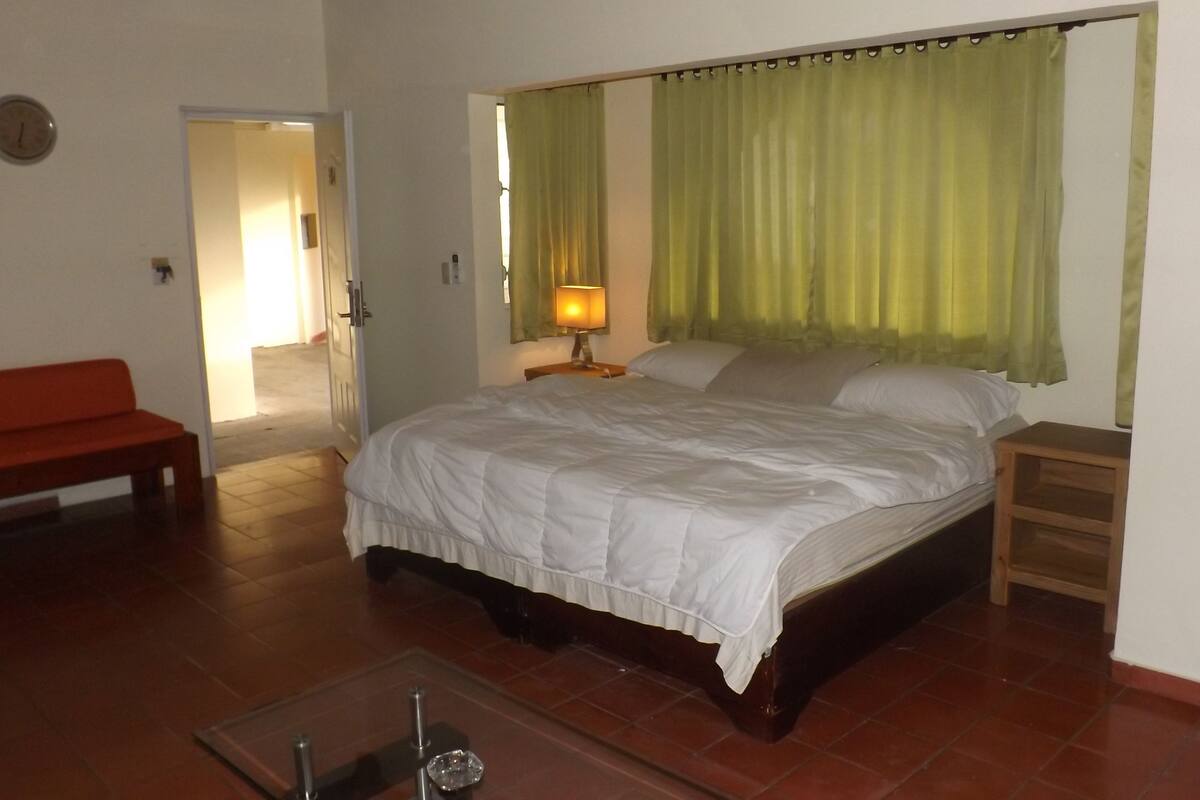 classic studio | in-room safe, free wifi, bed sheets