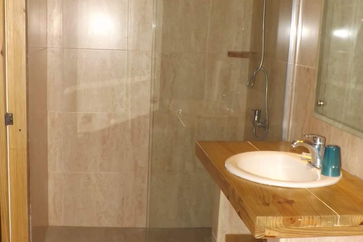 classic studio | bathroom | shower, towels