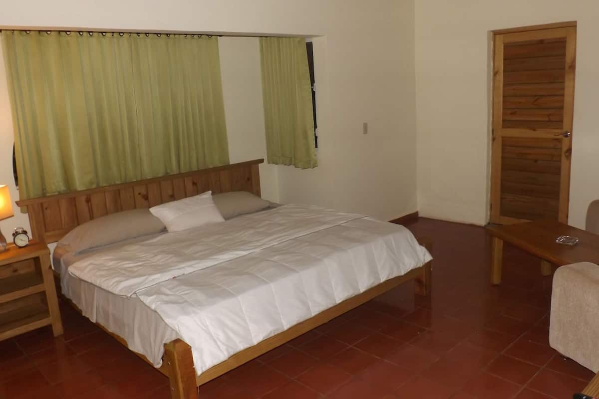 Classic Studio | In-room safe, WiFi (free), bed sheets