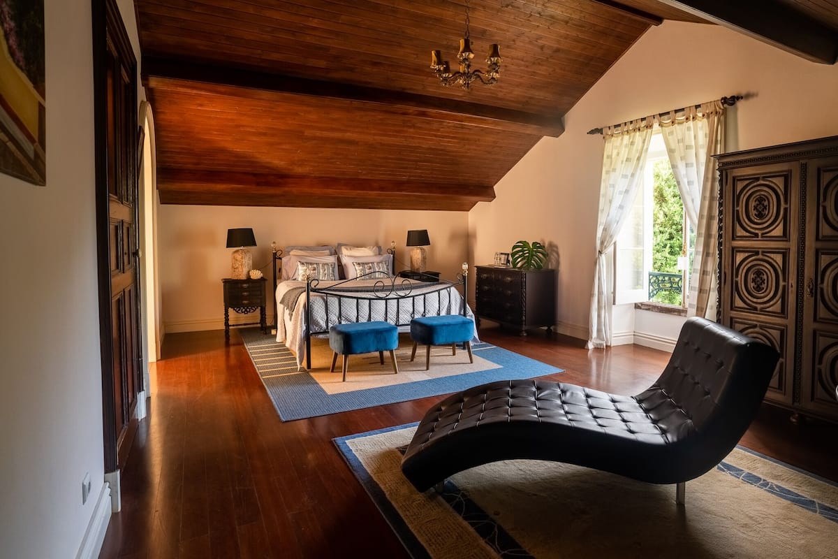 Habitación tradicional, 1 cama Queen size, baño privado, vista a la montaña | Minibar, decoración personalizada y muebles diferentes