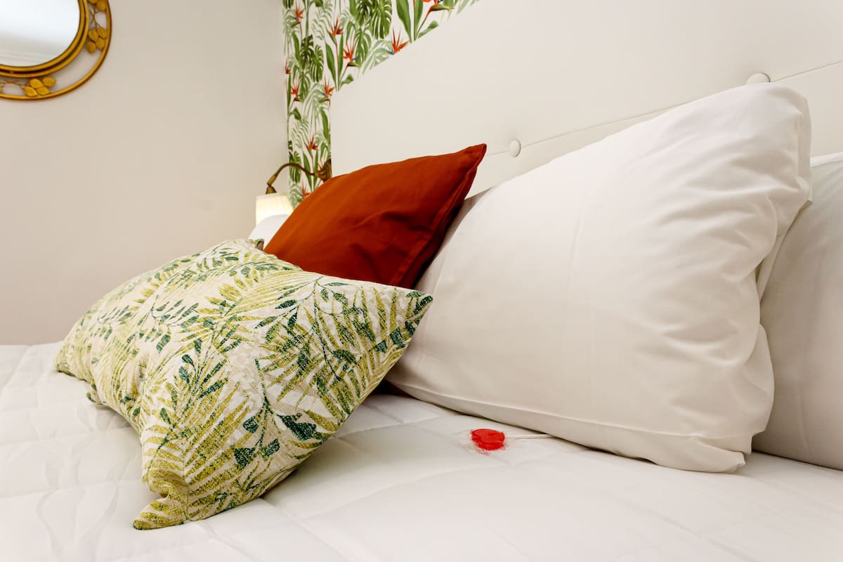 Deluxe tweepersoonskamer | Luxe beddengoed, donzen dekbedden, individueel gedecoreerd