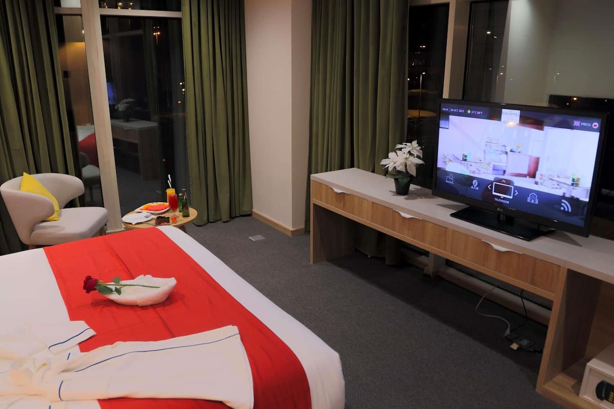 Kamar Superior, 1 Tempat Tidur Queen dengan tempat tidur Sofa | 1 kamar tidur, minibar, brankas, dan meja kerja