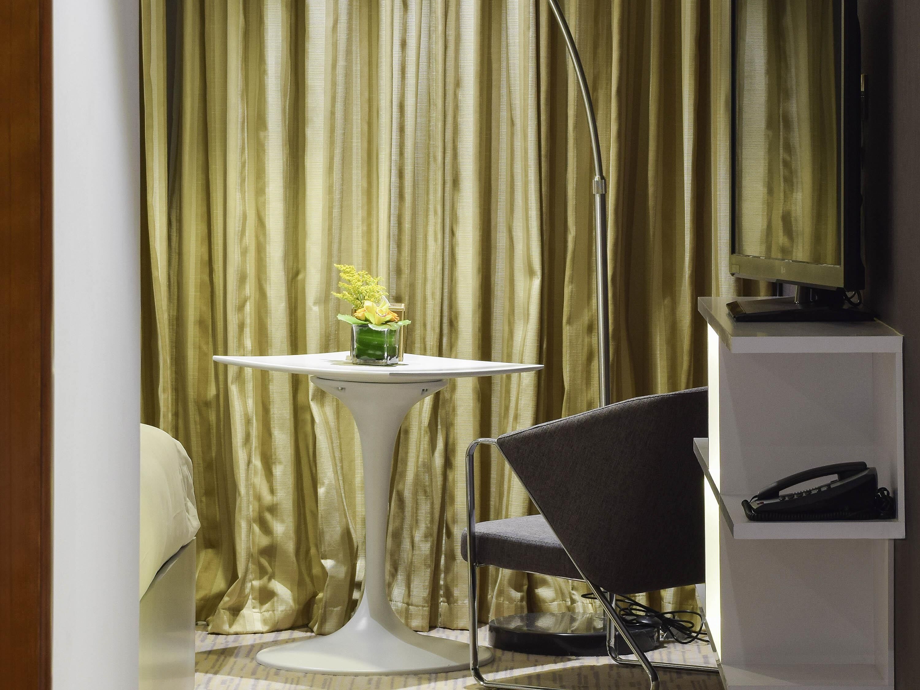 Suite ejecutiva, 1 habitación | 1 habitación, minibar, caja de seguridad en la habitación y escritorio 