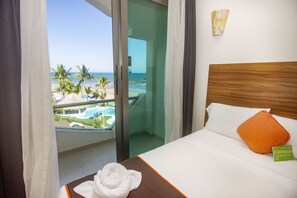 Premium bedding, in-room safe, desk, blackout curtains - Hotel Playa Caracol (Boca del Río)
