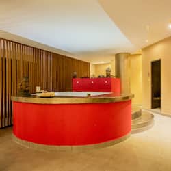 Couples treatment room(s), sauna, hot tub, body treatments, aromatherapy