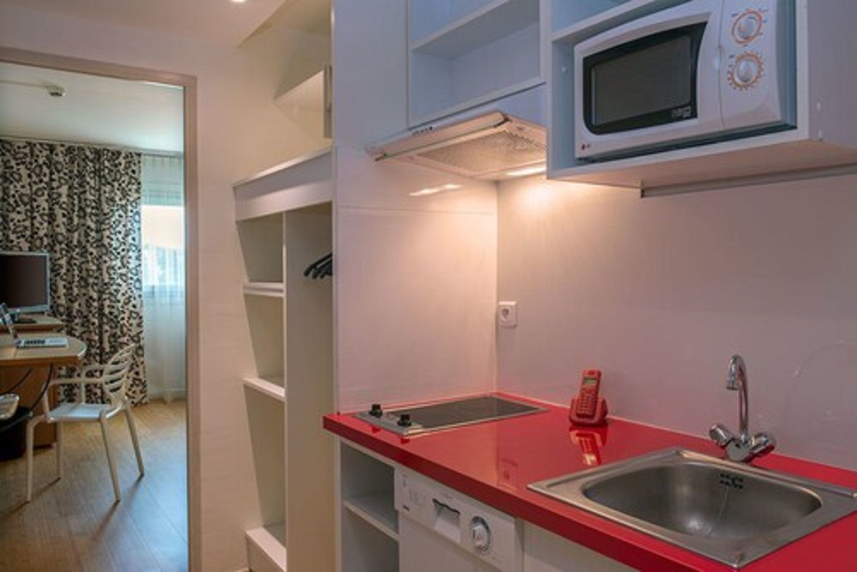 Foto - HÔTEL C SUITES chambres spacieuses