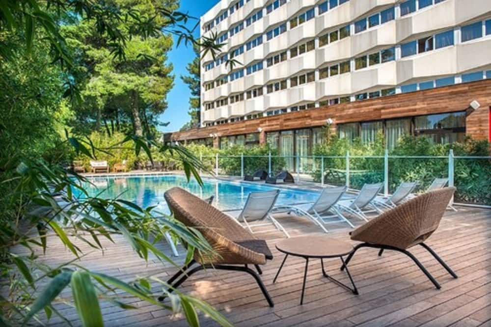 C Suites
