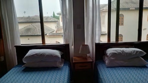 Superior Twin Room, 1 Bedroom, Pool View, Poolside