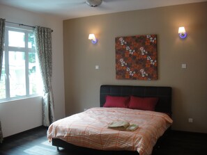 1 habitación, escritorio, tabla de planchar con plancha y wifi gratis 