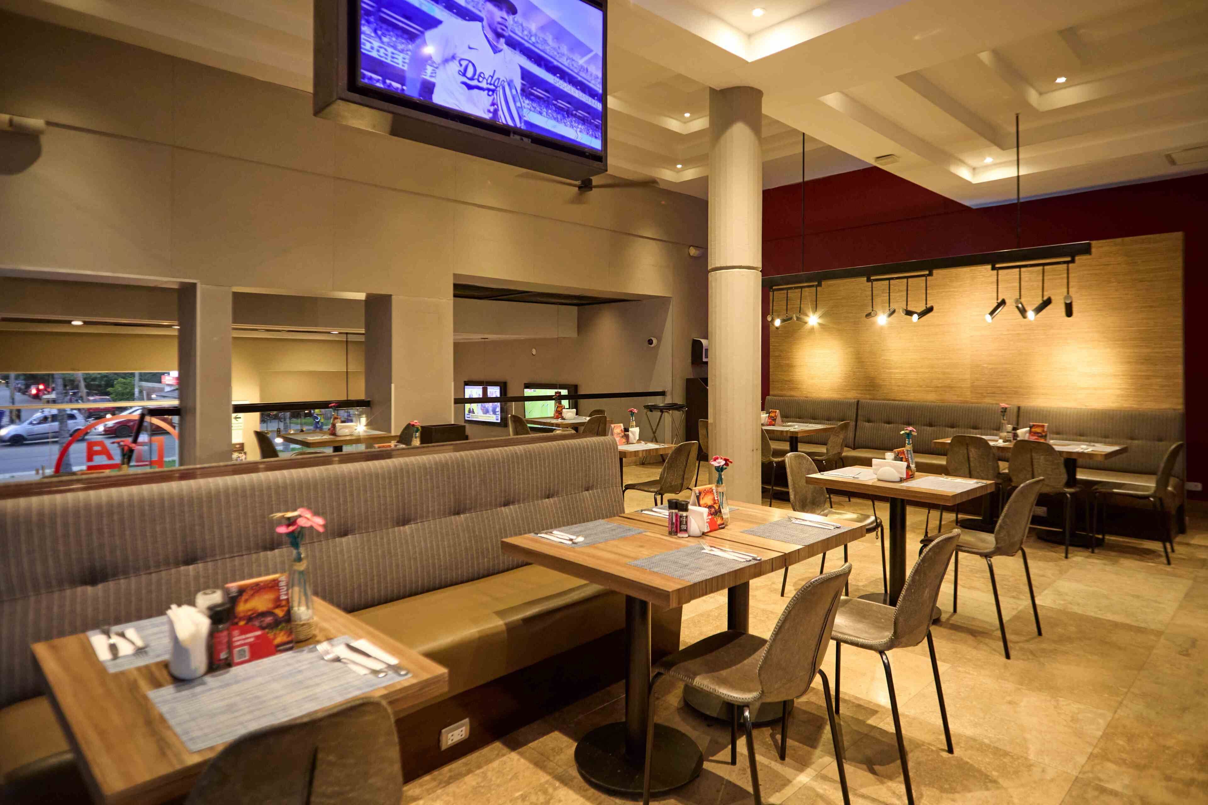 breakfast, lunch and dinner served