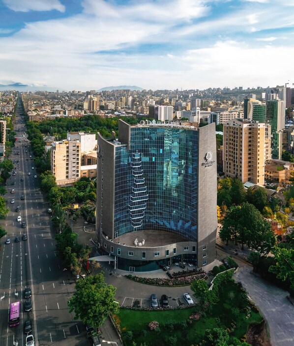 Exterior - DoubleTree by Hilton Hotel Yerevan City Centre (Yerevan)