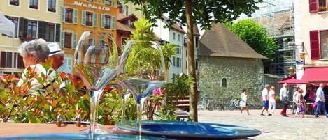 Khu ẩm thực ngoài trời