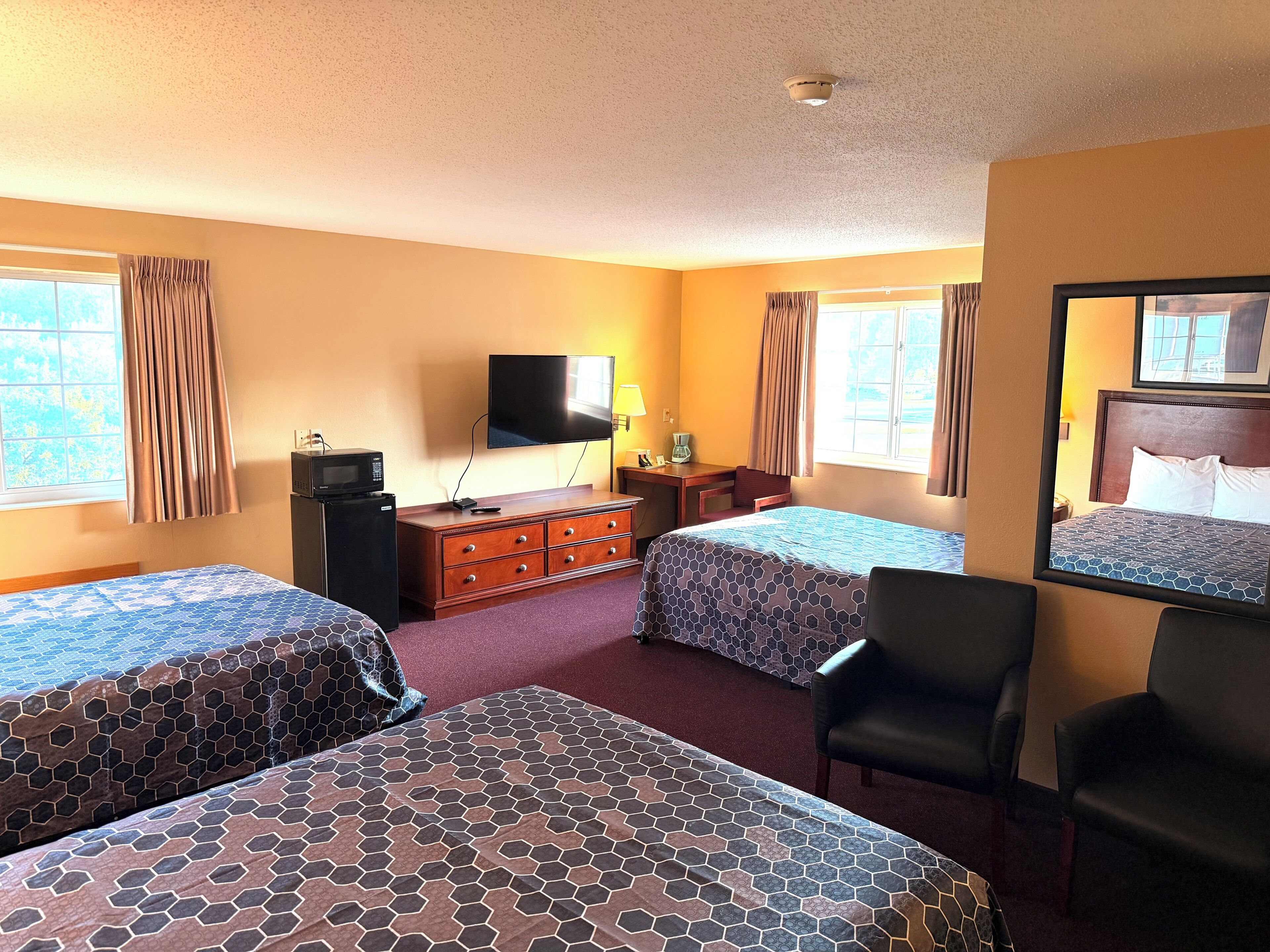 Standard Suite, Multiple Beds | Pillowtop beds, desk, cribs (free), rollaway beds (free)