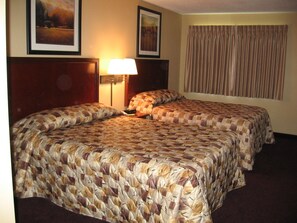 Pillow-top beds, desk, free cots/infant beds, free rollaway beds