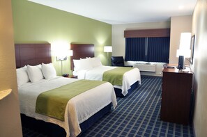 Deluxe Room, 2 Katil Ratu (Queen) | Meja, langsir/tirai gelap terus, katil bayi/kot (surcaj) 