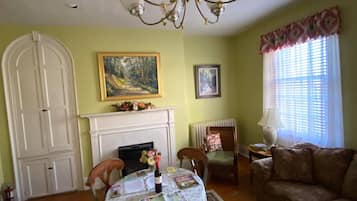 Irene Danner Suite | Living area | LCD TV