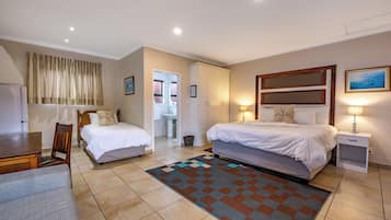 The Aviary (3 sleeper) | Premium bedding, in-room safe, individually decorated, laptop workspace